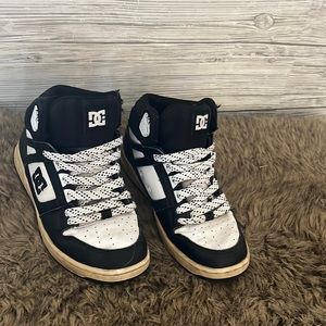 DC women’s rebound high top size 9.5